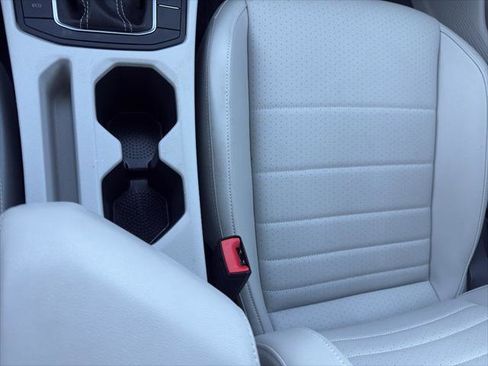 Used 2023 Volkswagen Jetta SE w/ Panoramic Sunroof Package FWD image 24