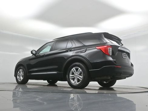 Certified 2022 Ford Explorer XLT image 51