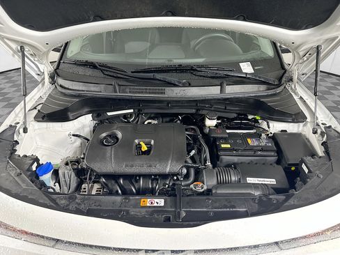 Used 2025 Kia Soul LX w/ LX Technology Package FWD image 31