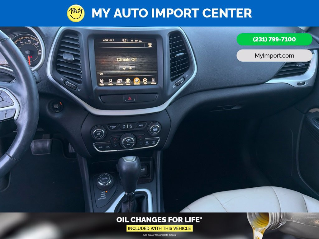Used 2017 Jeep Cherokee Limited w/ Trailer Tow Group AWD/4WD image 18