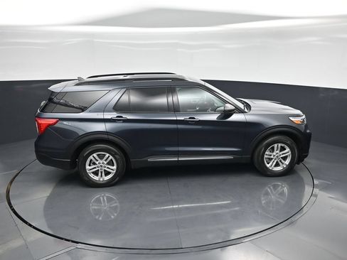 Used 2023 Ford Explorer XLT RWD image 40