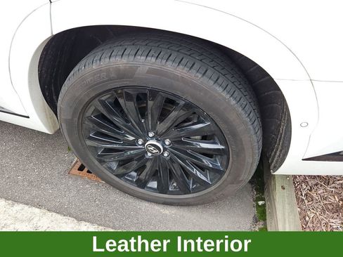 Used 2024 Hyundai Palisade Calligraphy image 8