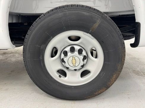 New 2026 Chevrolet Express 2500 w/ Driver Convenience Package RWD image 31