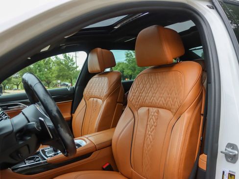 Used 2020 BMW 740i w/ M Sport Package image 15