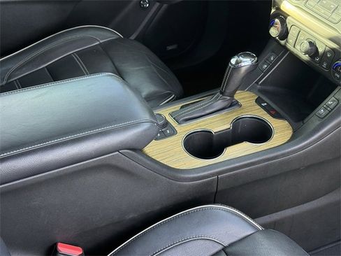 Used 2019 GMC Acadia Denali image 18