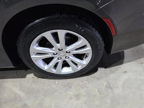 Used 2015 Chrysler 200 Limited w/ Convenience Group image 19