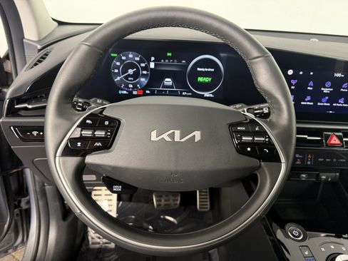 Used 2023 Kia Niro Wave w/ Wave Preserve Package FWD image 22