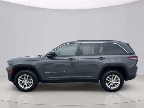 Used 2025 Jeep Grand Cherokee Laredo X RWD image 6