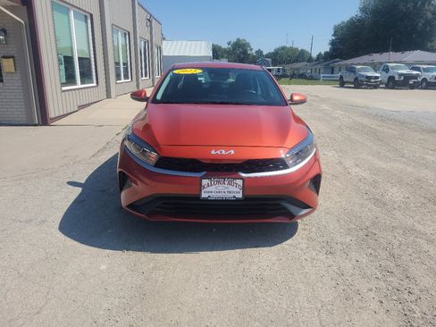 Used 2023 Kia Forte LXS w/ LXS Technology Package image 2