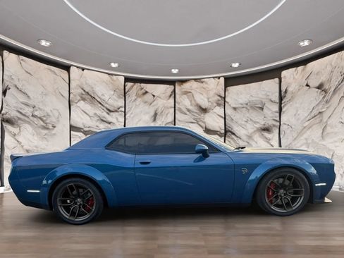Used 2020 Dodge Challenger SRT Hellcat RWD image 4