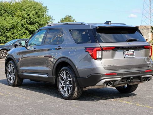 Used 2025 Ford Explorer Platinum w/ Ultimate Package AWD/4WD image 35