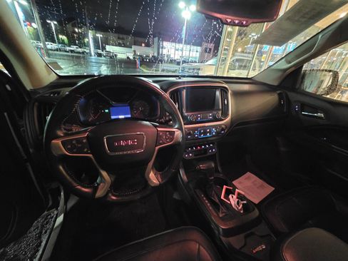 Used 2019 GMC Canyon Denali image 12