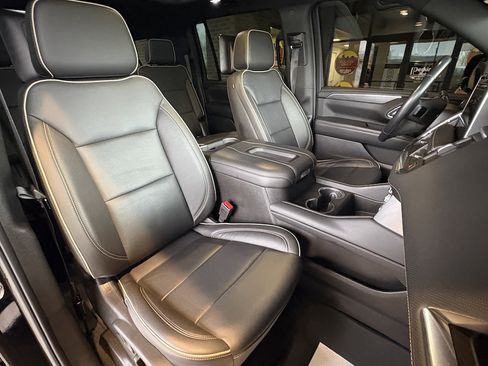 Used 2021 GMC Yukon XL SLT w/ SLT Luxury Plus Package image 29