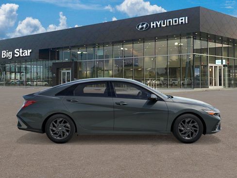 New 2026 Hyundai Elantra Hybrid FWD image 7