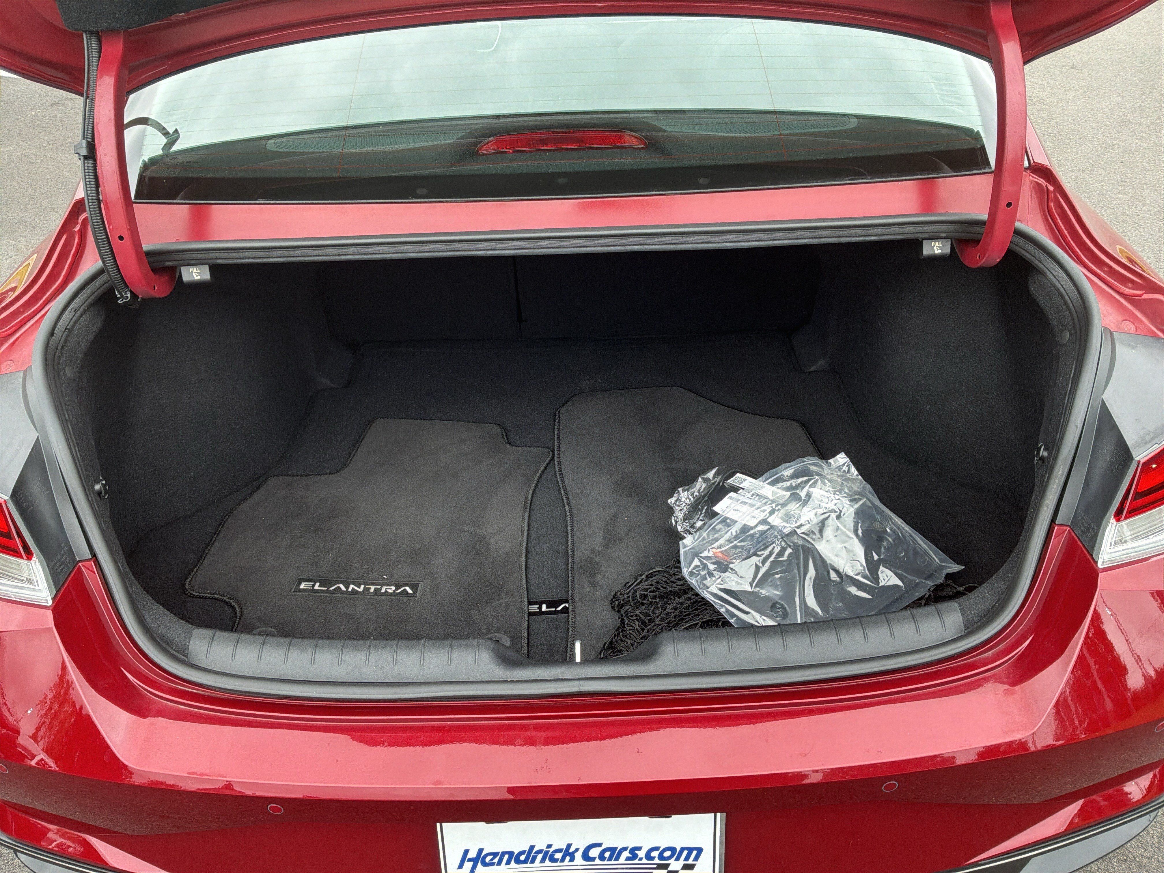 Used 2023 Hyundai Elantra Limited FWD image 32