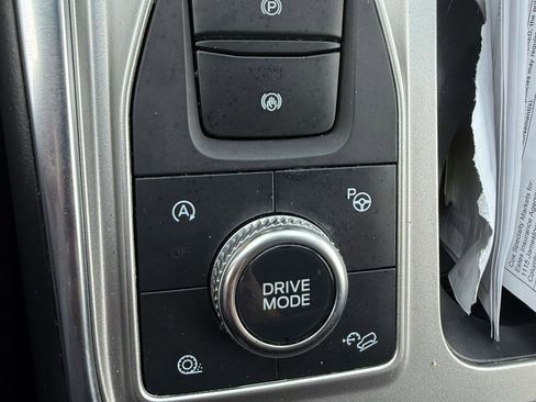 Used 2020 Ford Explorer Platinum w/ Premium Technology Package AWD/4WD image 16