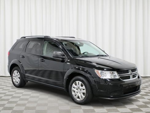 Used 2020 Dodge Journey SE w/ SE Popular Equipment Group FWD image 1