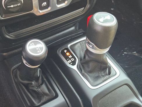 Used 2023 Jeep Wrangler Sport AWD/4WD image 12
