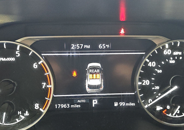 Certified 2023 Nissan Rogue SV w/ SV Premium B Package AWD/4WD image 4
