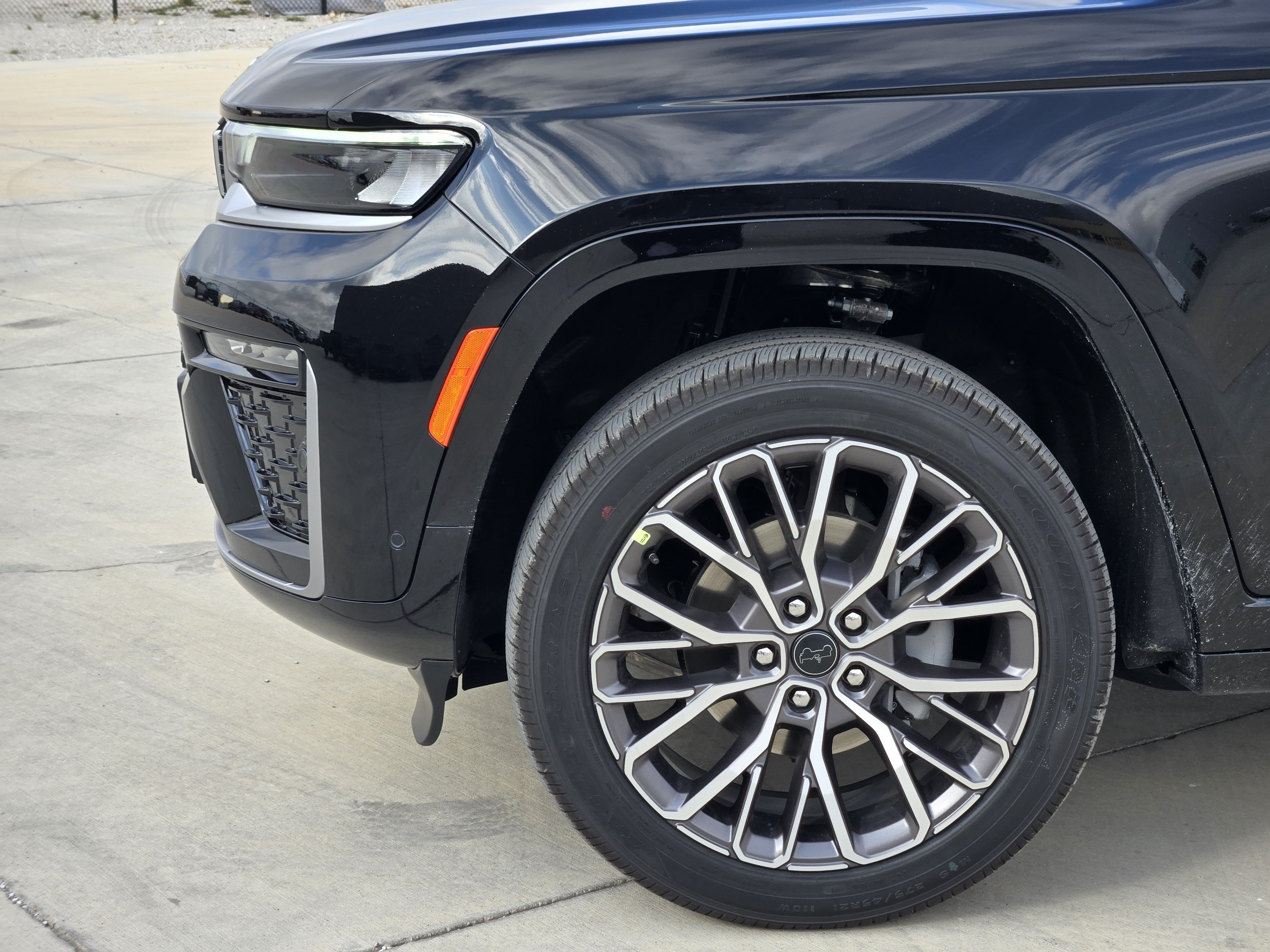 New 2027 Jeep Grand Cherokee Summit AWD/4WD image 6