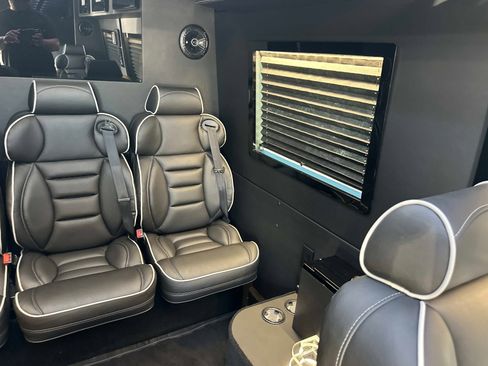 Used 2025 Mercedes-Benz Sprinter 3500 image 18