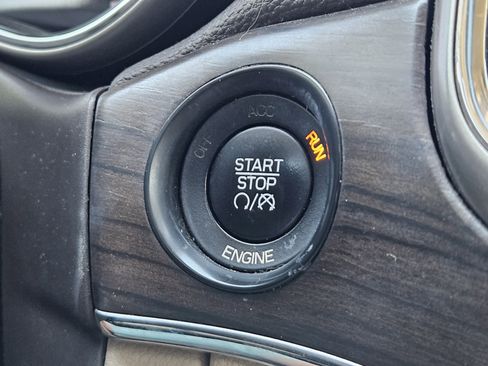 Used 2015 Jeep Grand Cherokee Overland w/ Advanced Technology Group image 23