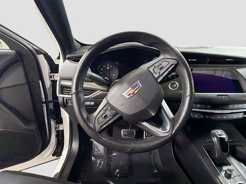 Used 2019 Cadillac XT4 Sport AWD/4WD image 13