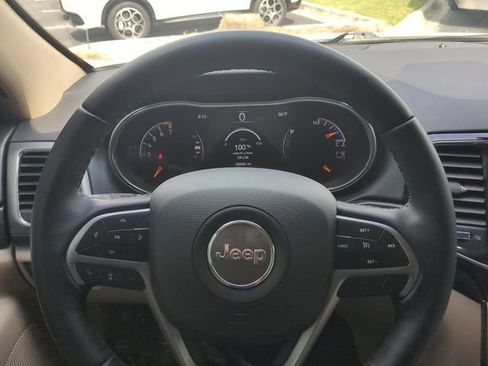 Used 2022 Jeep Grand Cherokee Laredo E RWD image 30