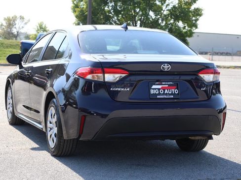 Used 2022 Toyota Corolla LE image 11