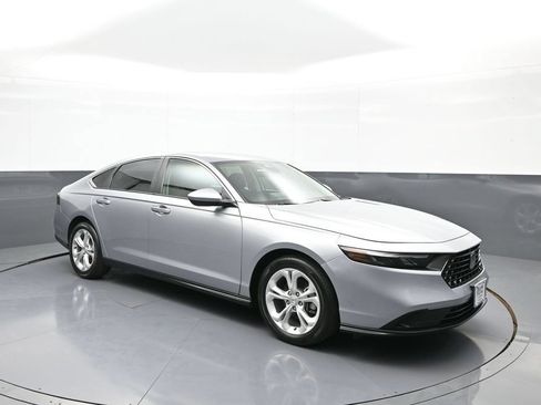 Used 2023 Honda Accord LX image 4