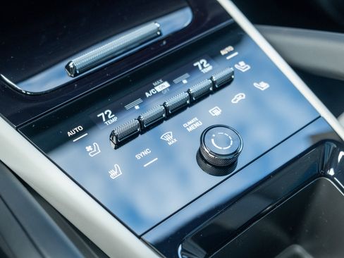 New 2026 Porsche Cayenne S image 28