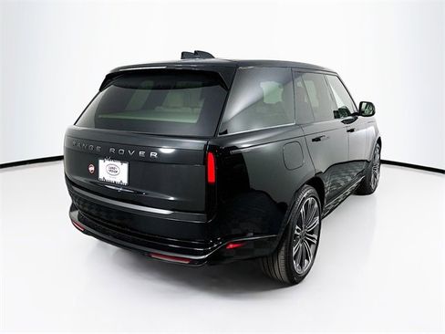 New 2025 Land Rover Range Rover SE image 5
