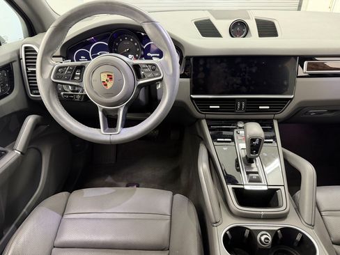 Certified 2023 Porsche Cayenne AWD/4WD image 17