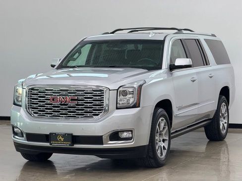 Used 2019 GMC Yukon XL Denali w/ Open Road Package image 3