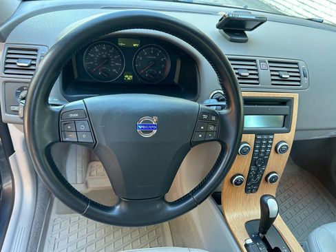 Used 2010 Volvo V50 2.4i image 23