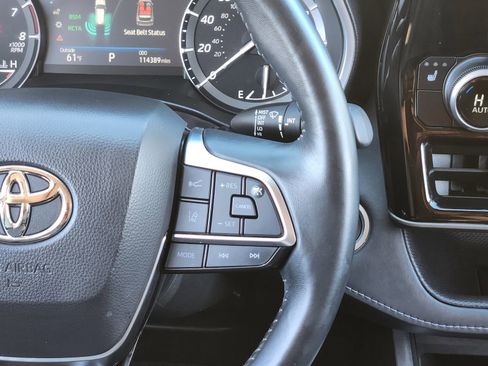 Used 2021 Toyota Highlander XLE image 34