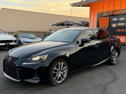 Used 2018 Lexus IS 300 RWD image 9