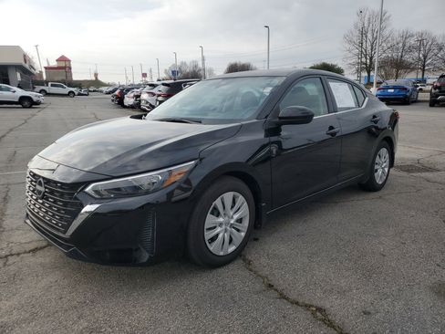 Used 2024 Nissan Sentra S image 3