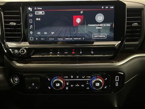 Used 2022 GMC Sierra 1500 Elevation w/ Preferred Package AWD/4WD image 12