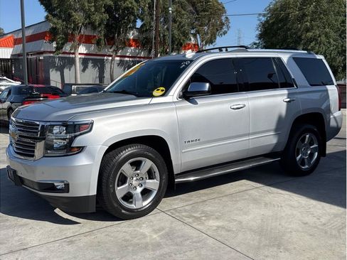 Used 2018 Chevrolet Tahoe Premier AWD/4WD image 3