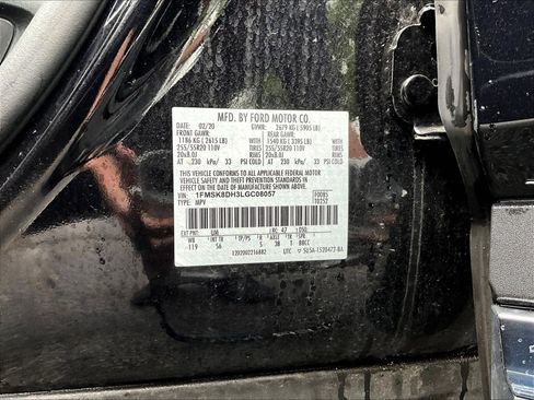 Used 2020 Ford Explorer XLT w/ Equipment Group 202A AWD/4WD image 19