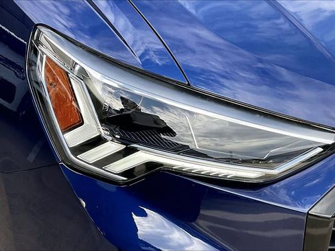 New 2025 Audi Q3 2.0T Premium image 13