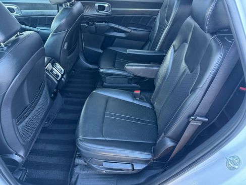 Used 2022 Kia Sorento SX image 10