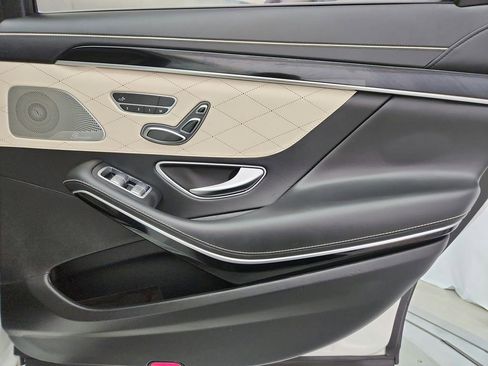 Used 2015 Mercedes-Benz S 550 4MATIC Sedan image 35