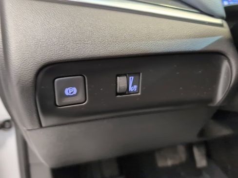 Used 2023 Buick Enclave Essence image 17