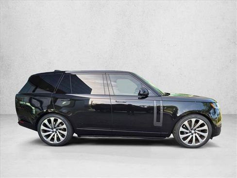 Used 2025 Land Rover Range Rover Long Wheelbase Autobiography AWD/4WD image 4