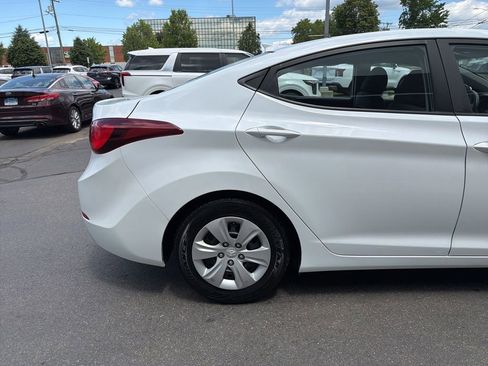 Used 2016 Hyundai Elantra SE FWD image 7