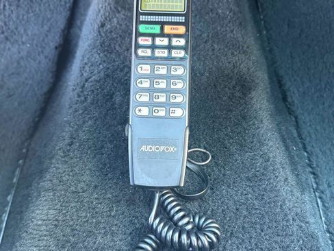 Used 1993 Cadillac Fleetwood image 12