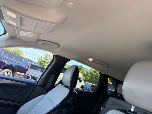 Used 2024 Ford Escape SE FWD image 21