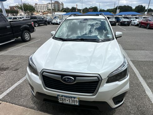 Used 2021 Subaru Forester Premium AWD/4WD image 4